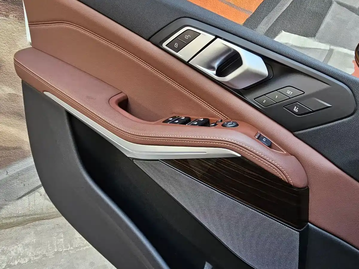 BMW X5 (Import) 2019 xDrive40i Exclusive M Sport Package фото 6
