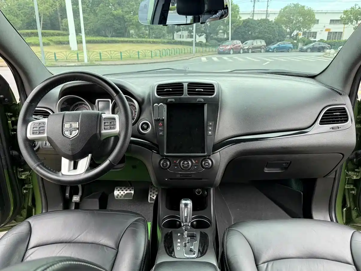 Dodge Journey 2015 2013 Model 2.4L 2WD Premium Edition