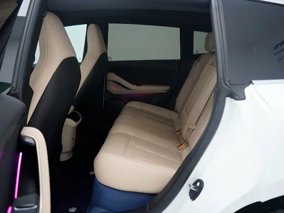Фото 6 - NIO ET5T