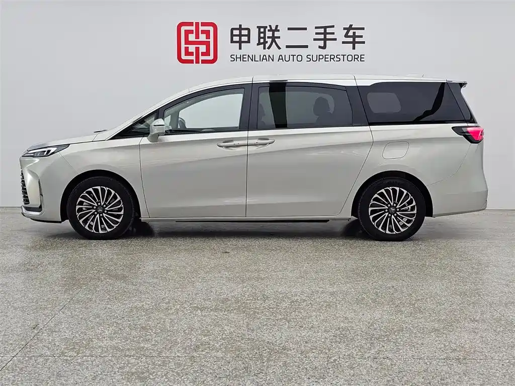 Buick GL8 New Energy 2025 Land Honor Premium Edition 7-Seater фото 15