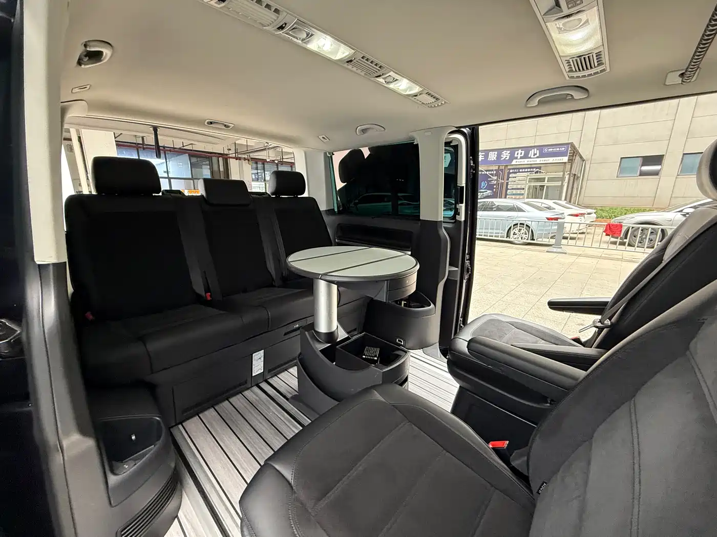 Volkswagen Multivan 2017 2.0TSI AWD Premium Edition 7-Seater фото 15