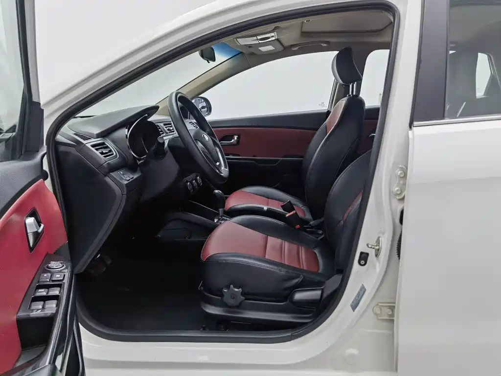 Photo 10 - Kia K2