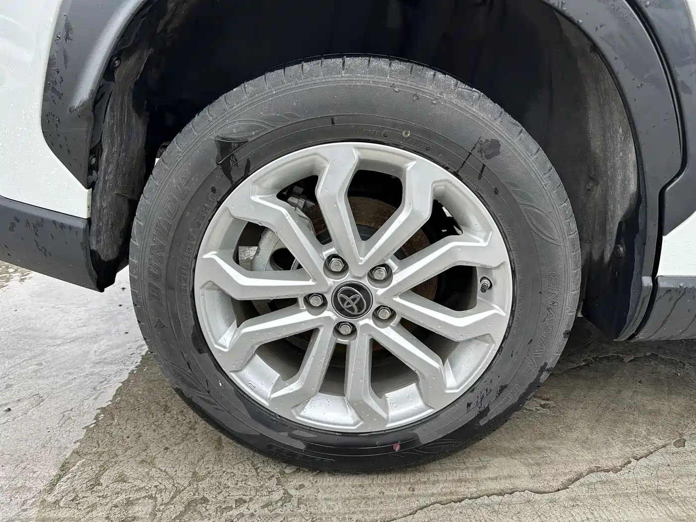 Toyota Frontlander 2023 2.0L CVT Leading Edition фото 20