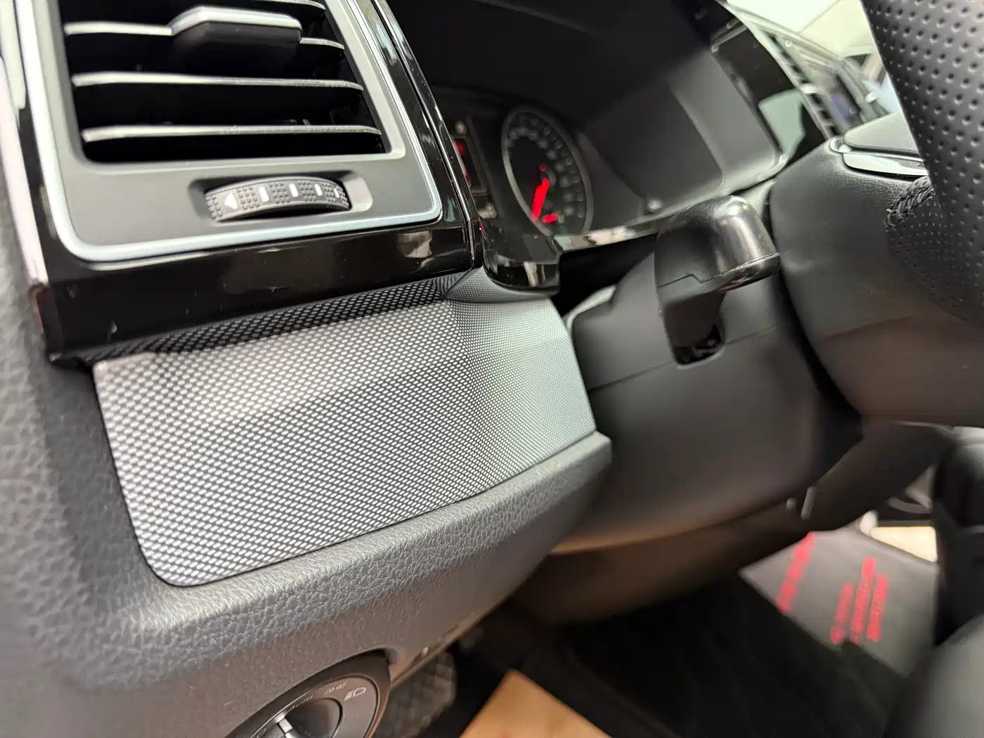 Volkswagen Multivan 2017 2.0TSI AWD Premium Edition 7-Seater фото 22