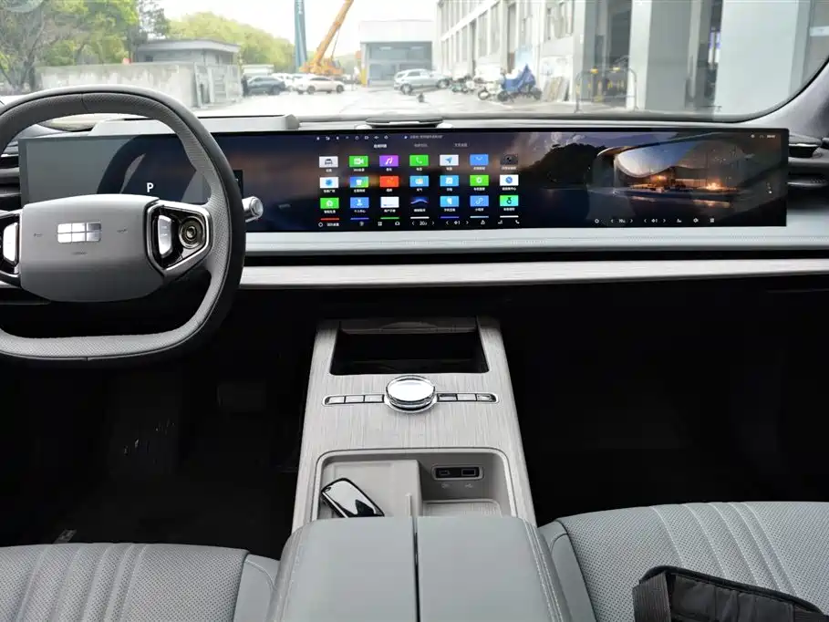 GEELY GALAXY GALAXY E8