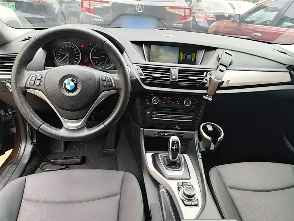 BMW X1 2014 sDrive18i Leading Edition фото 10