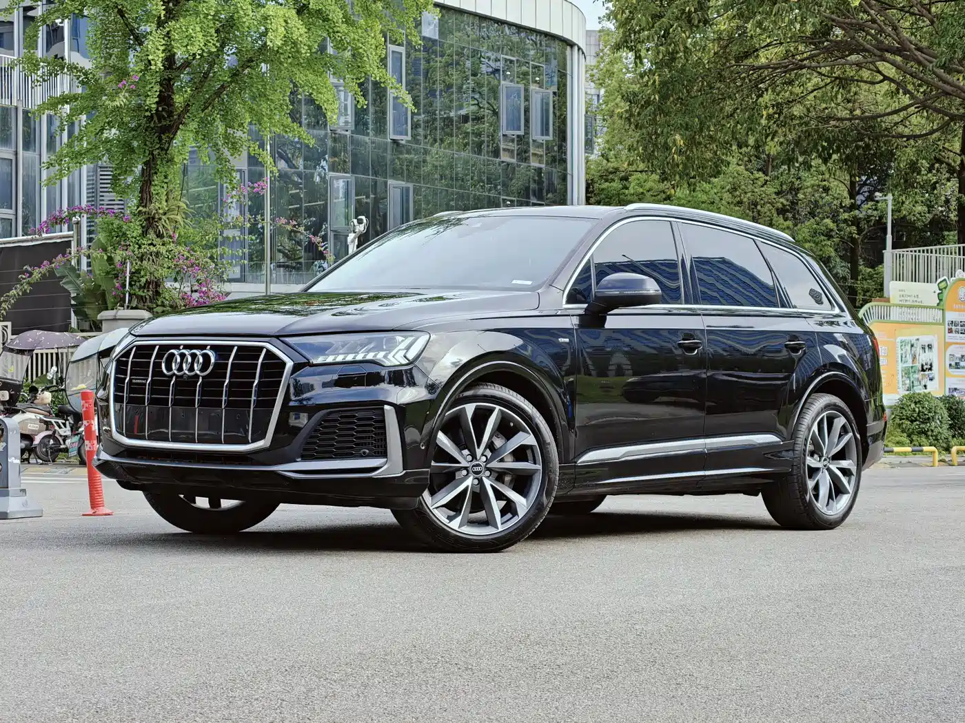 AUDI Q7