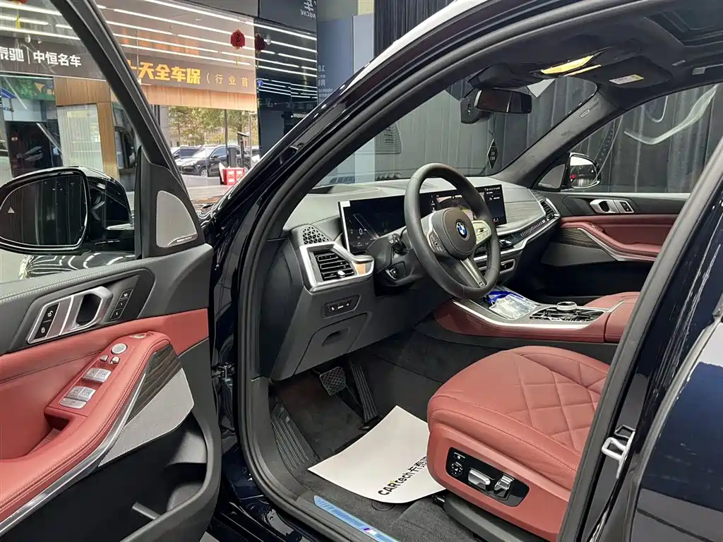 BMW X5 2025 Model xDrive 40Li M Sport Blackout Package фото 25
