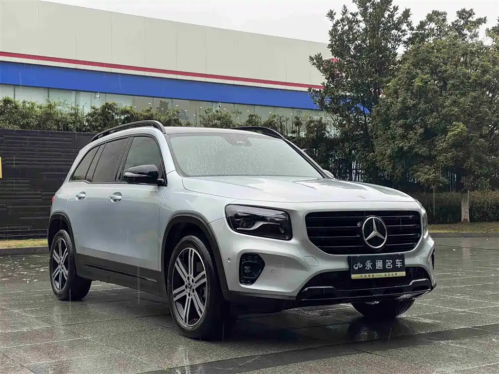 MERCEDES-BENZ GLB