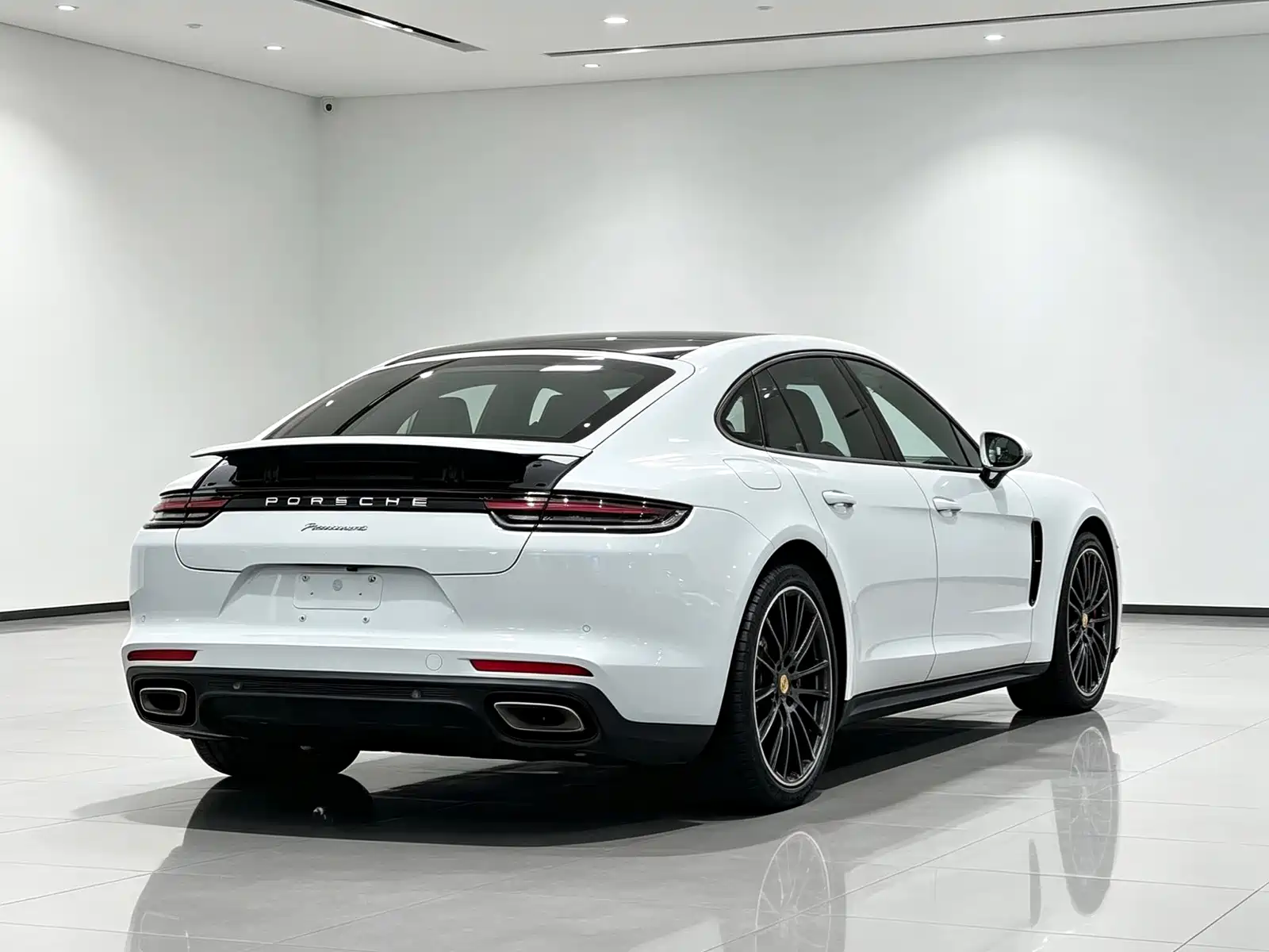 Photo 12 - Porsche Panamera
