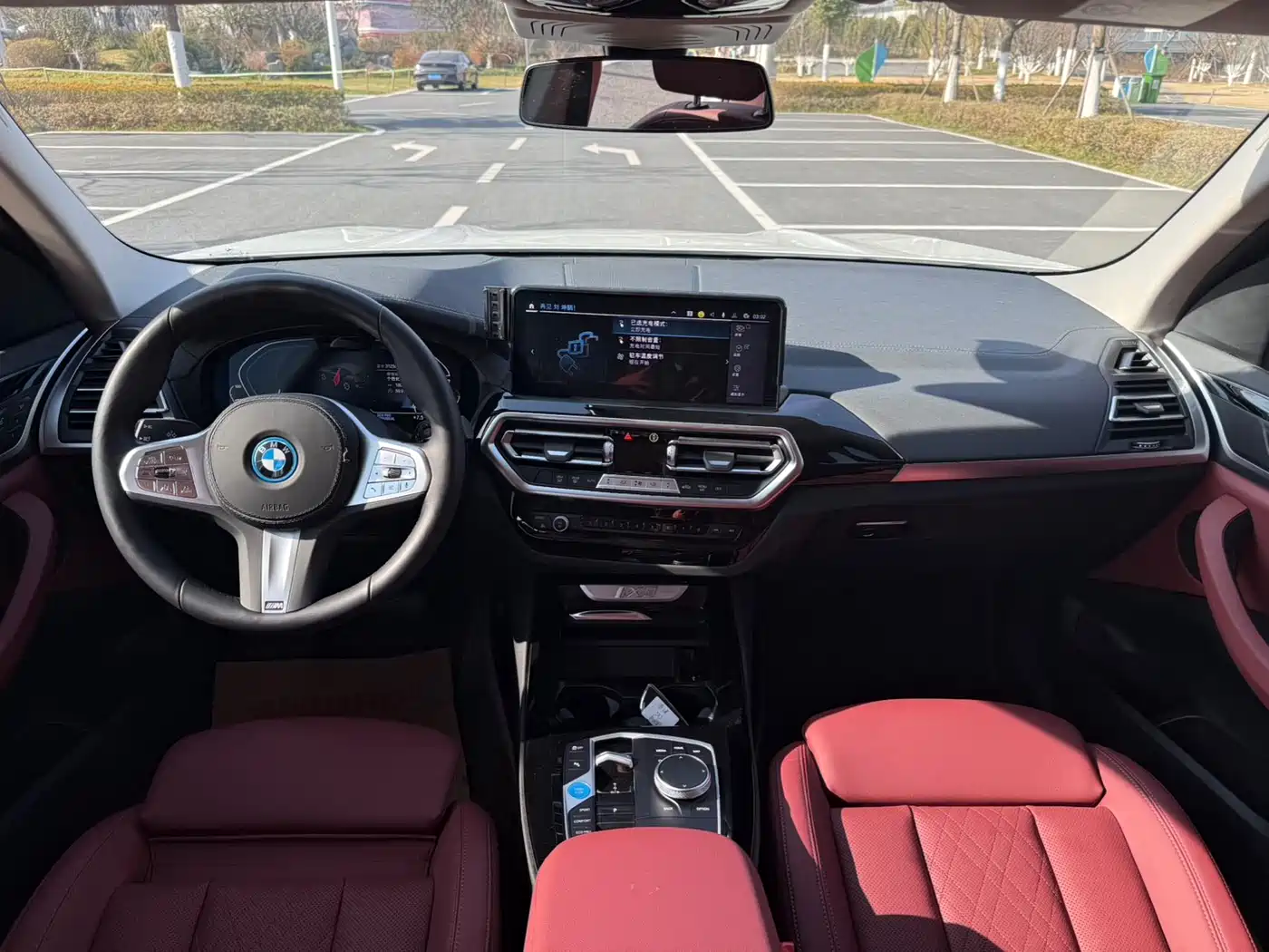 BMW iX3 2024 Leading Edition фото 13