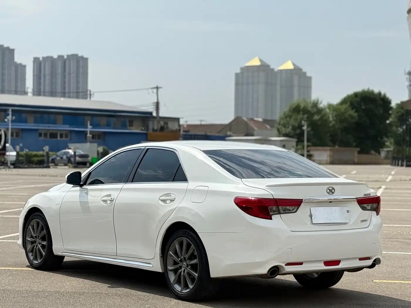 Toyota Reiz 2013 2.5V Premium Navigation Edition фото 8