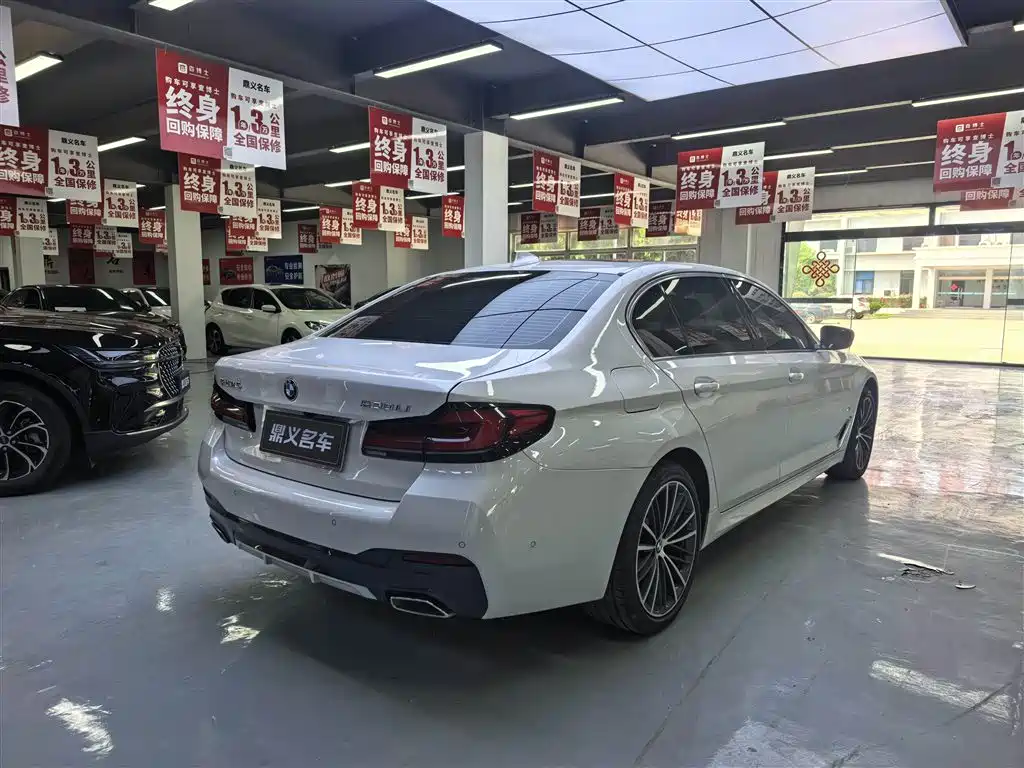 BMW 5 Series 2023 530Li Leading M Sport Package фото 8