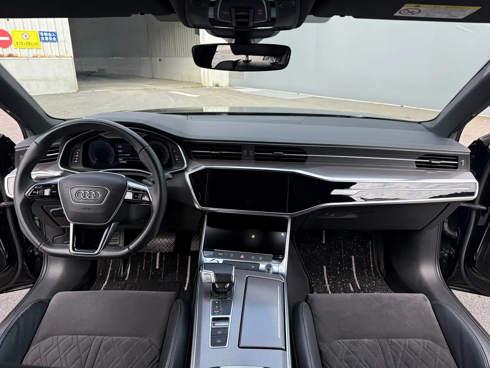 Фото 9 - Audi A6L