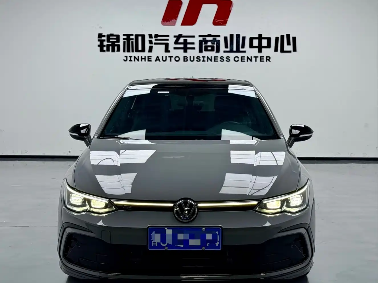 Volkswagen Golf 2023 Model 280TSI DSG R-Line фото 2