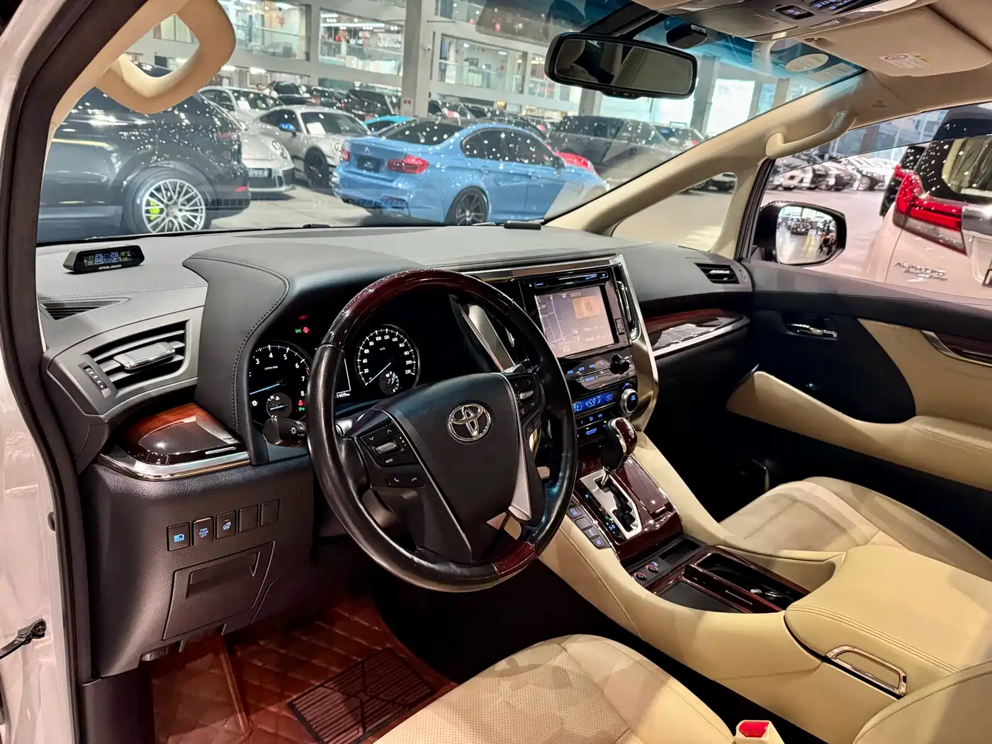Toyota Alphard 2015 3.5L Luxury Edition фото 5