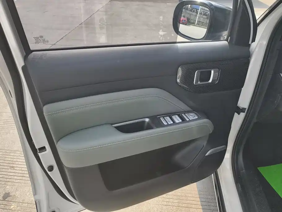 Baojun Yueye Plus 2024 2024 Smart Premium 4-Seater