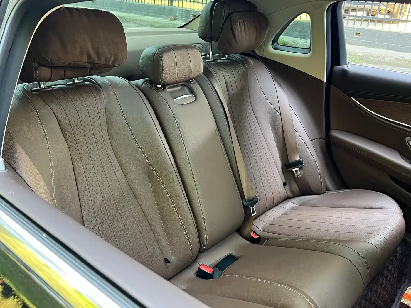 Mercedes-Benz E-Class 2022 E 300 L Fashion фото 14