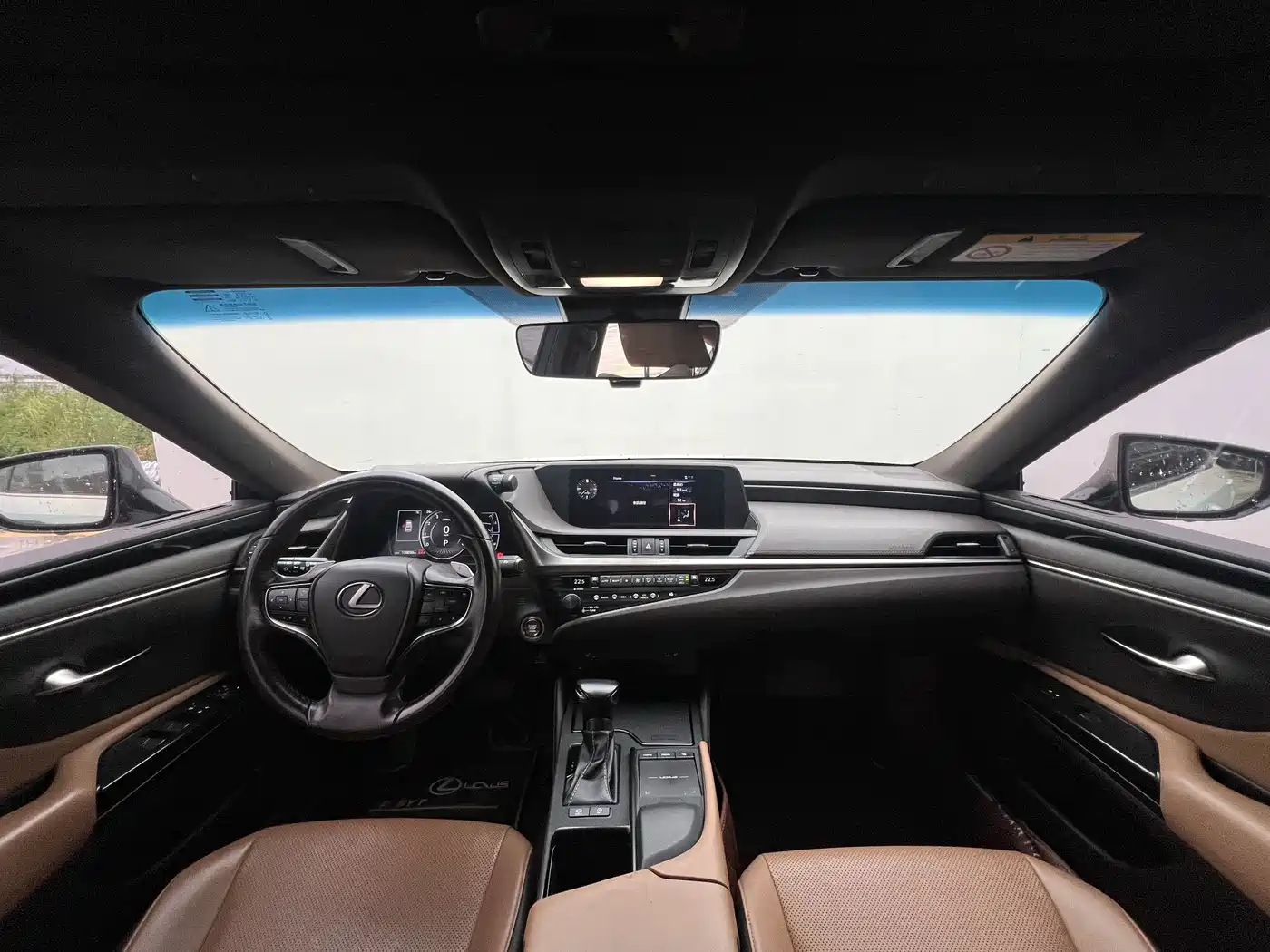 Фото 2 - Lexus ES