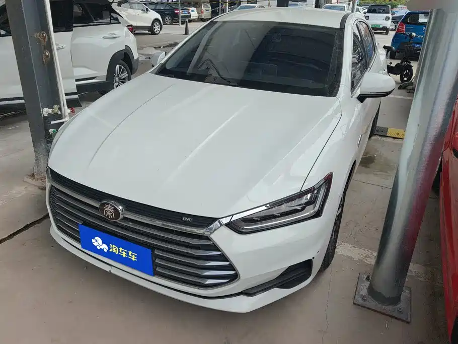 BYD Qin Pro 2019 2018 1.5TI Automatic Smart Connected Fashion Edition
