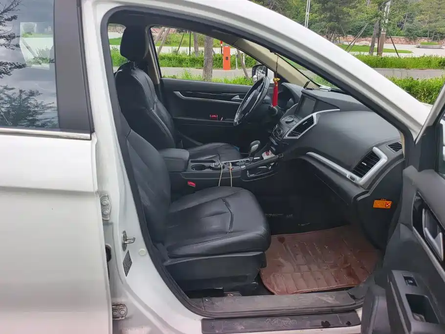 Dongfeng Aeolus Dongfeng Fengshen AX7 2016 2015 2.0L Automatic Smart Ease