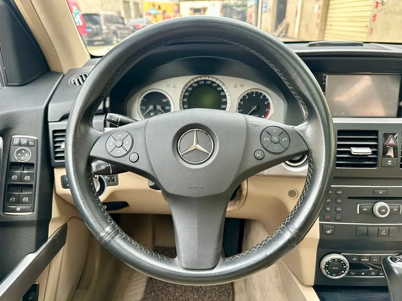 Mercedes-Benz GLK-Class 2012 Model GLK 300 4MATIC Fashion фото 10