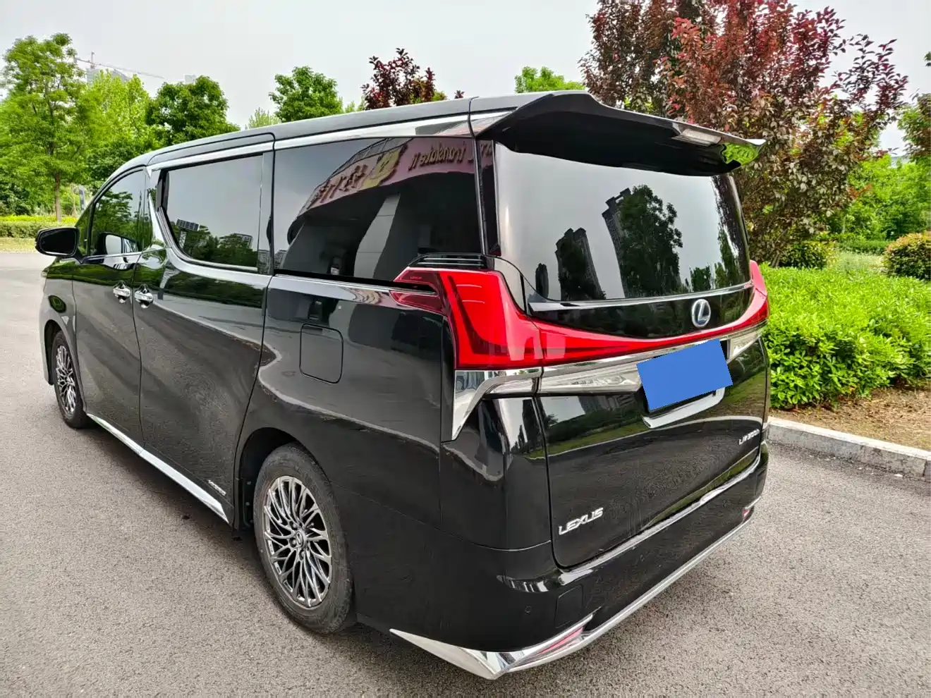 Toyota Vellfire 2019 Hybrid 2.5L HV Premium Edition фото 11