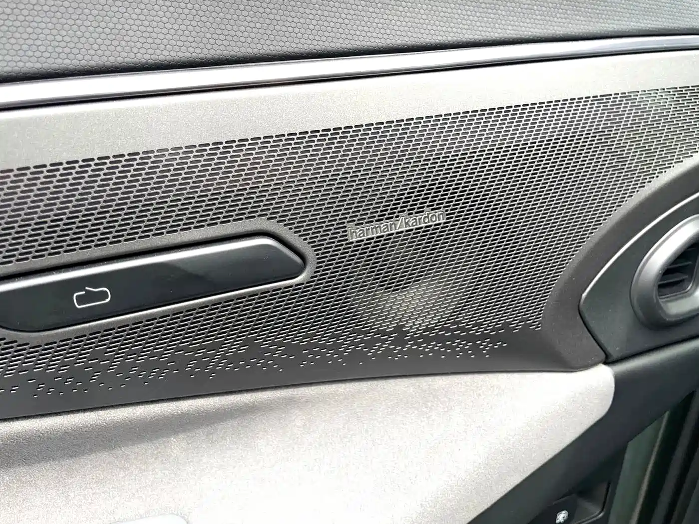 Lynk & Co 08 EM-P 2023 220km 4WD Performance Halo фото 7