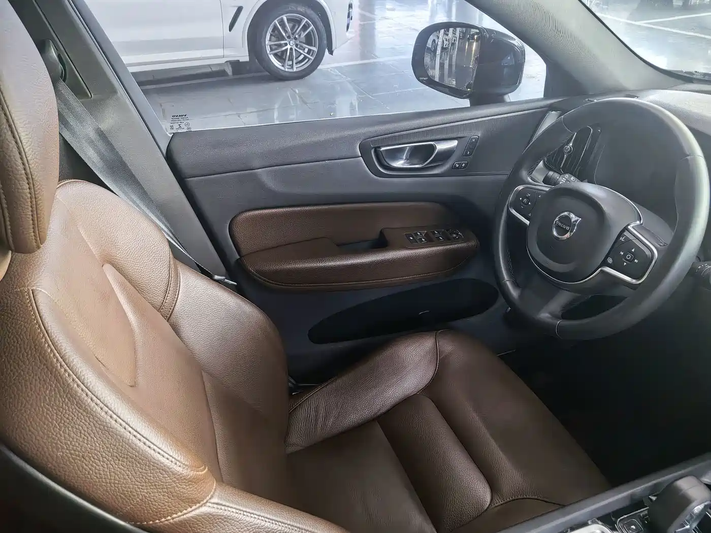 Photo 11 - Volvo XC60