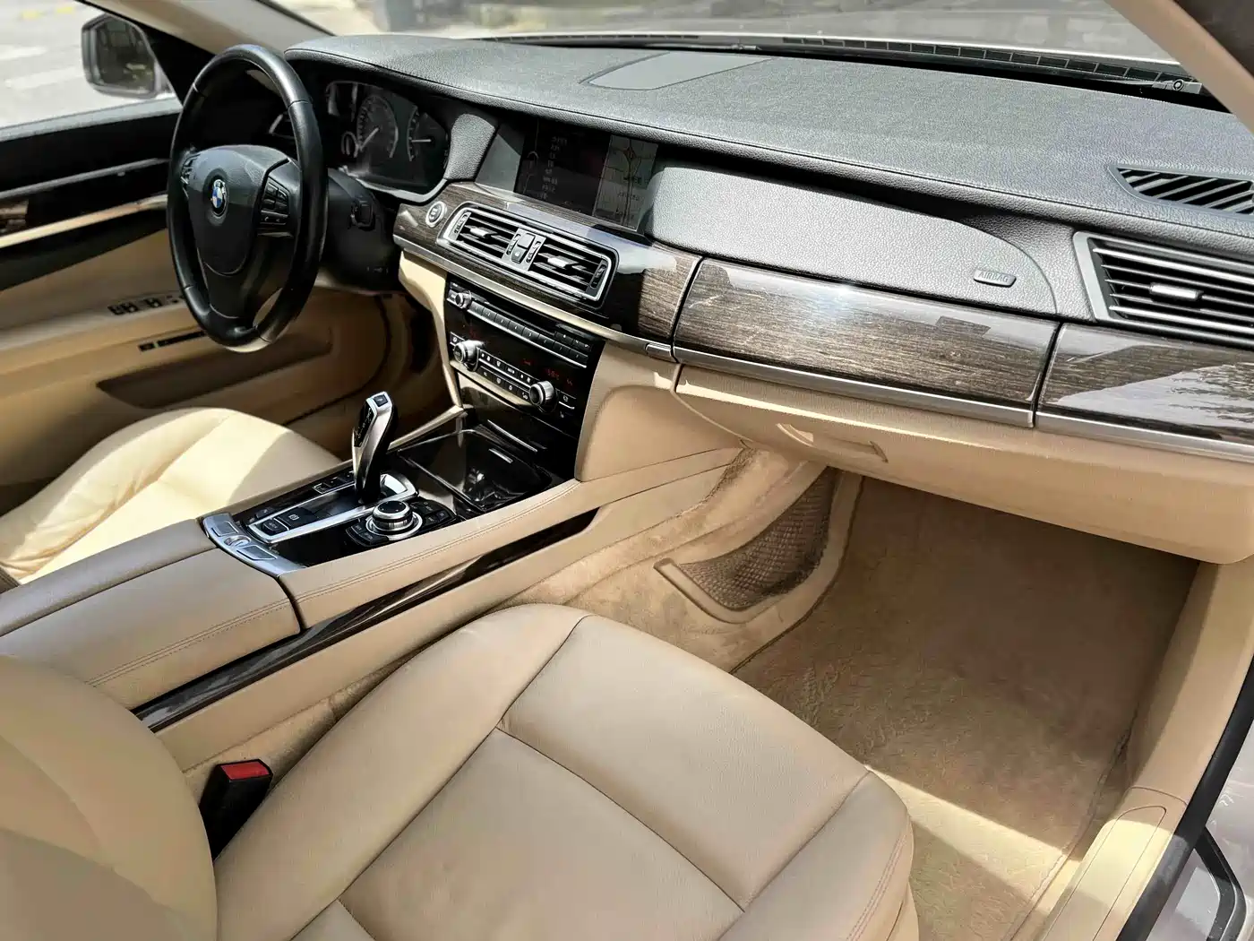 BMW 7 Series 2009 Model 740Li Leading Edition фото 6