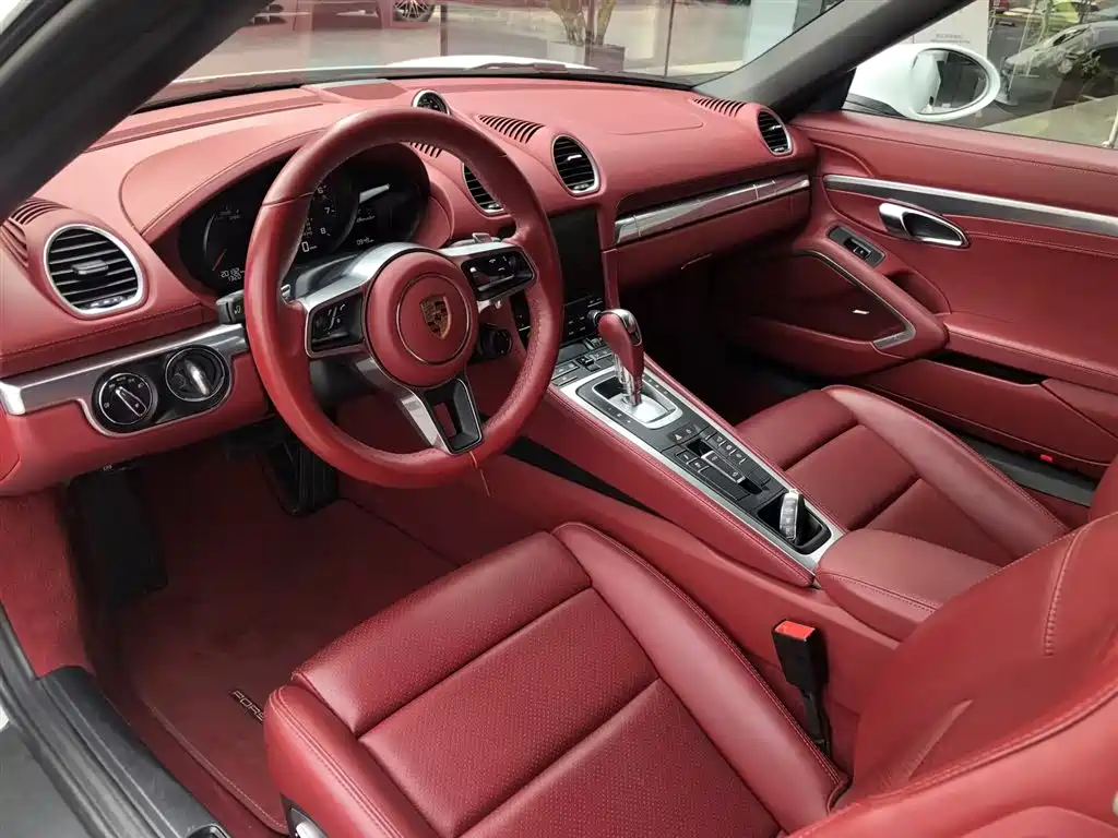PORSCHE 718
