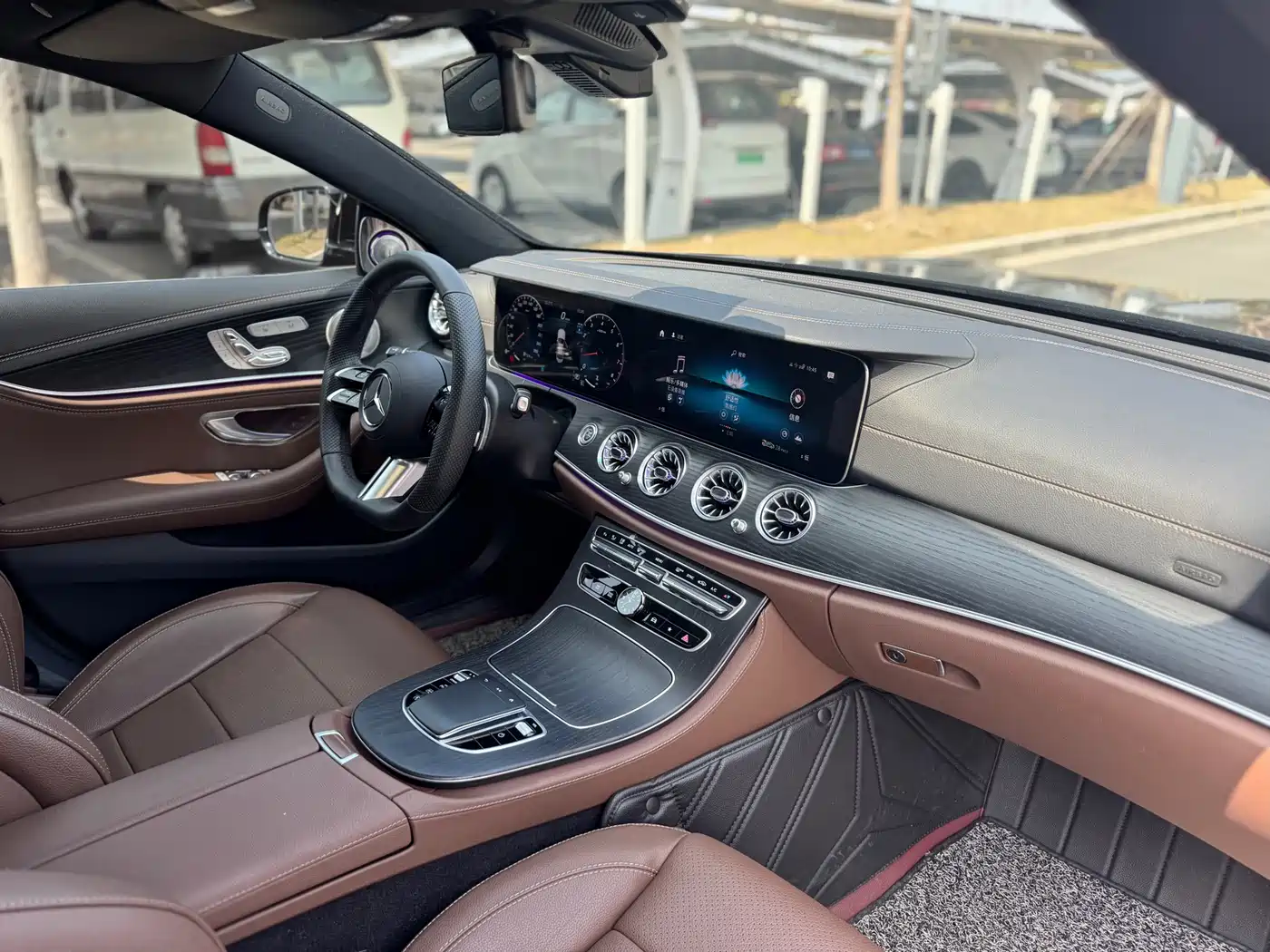 MERCEDES-BENZ E CLASS