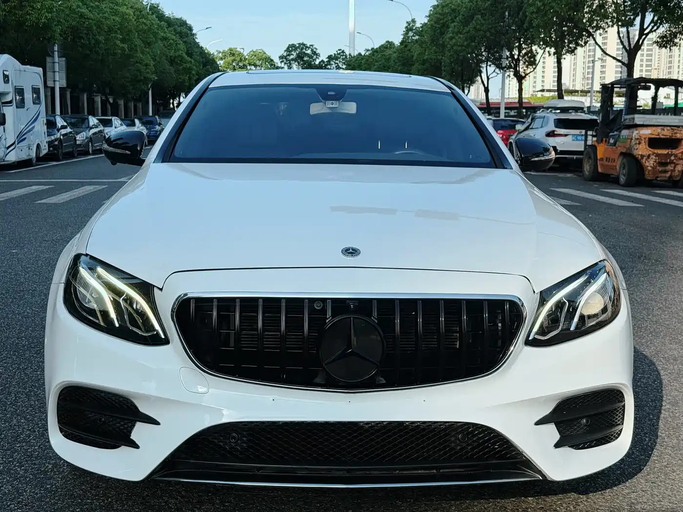 Mercedes-Benz E-Class 2018 Facelift E 200 L Sport фото 2