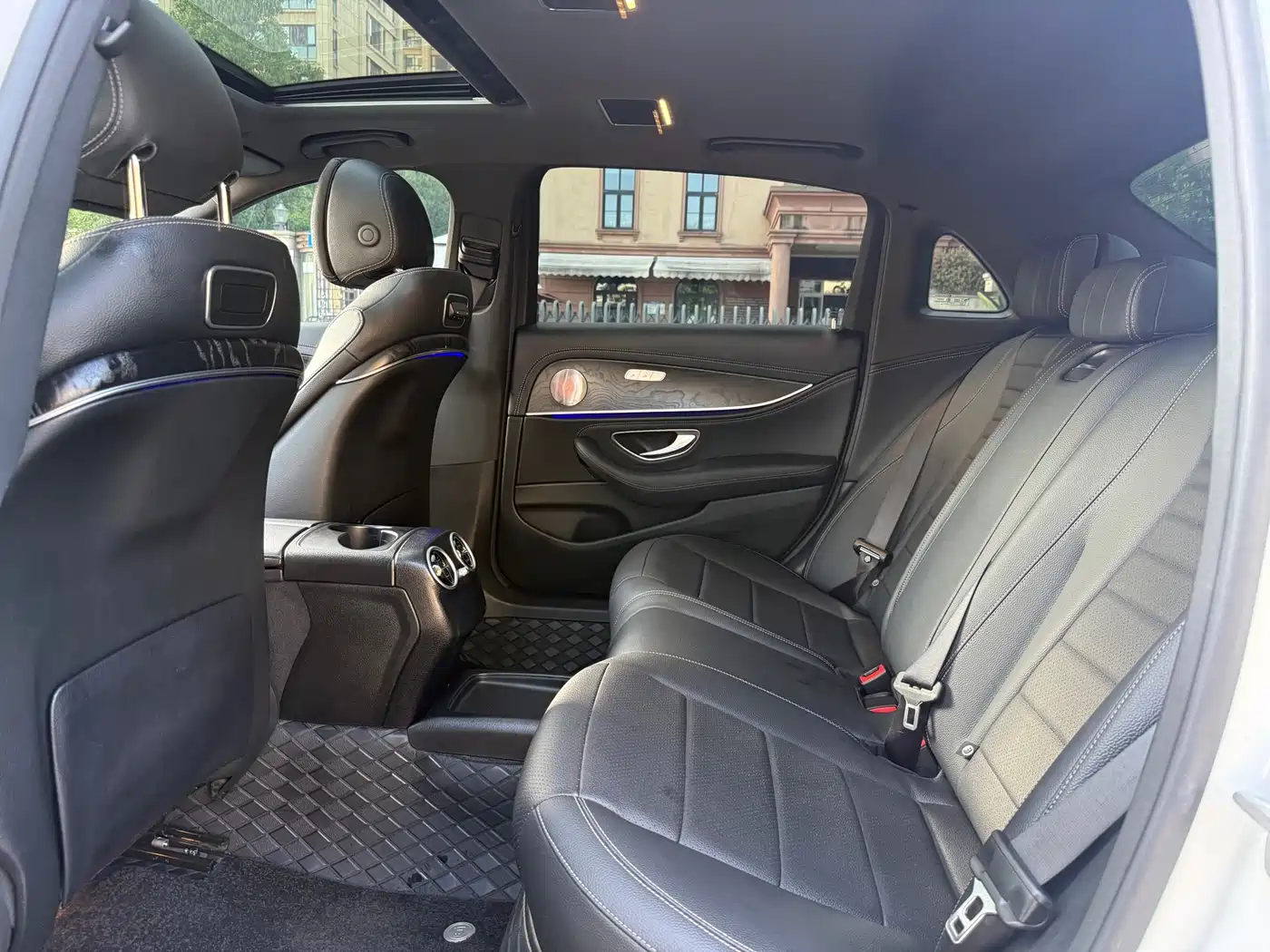 Mercedes-Benz E-Class 2018 Facelift E 200 L Sport фото 16