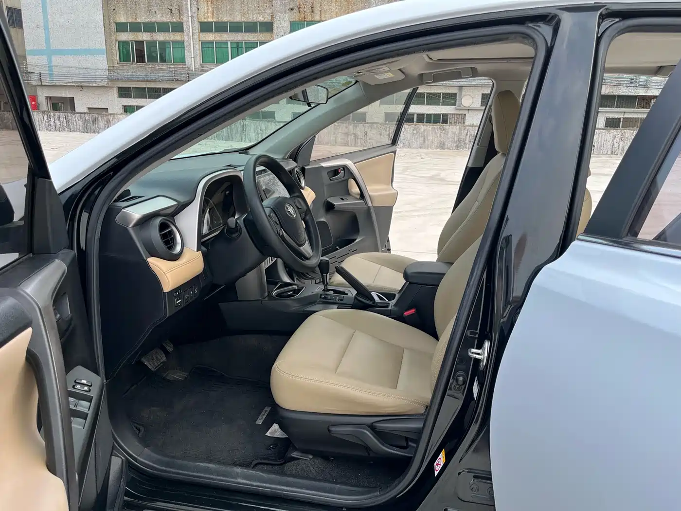 Toyota RAV4 Rongfang 2016 2.0L CVT 2WD Trend (China V) фото 7