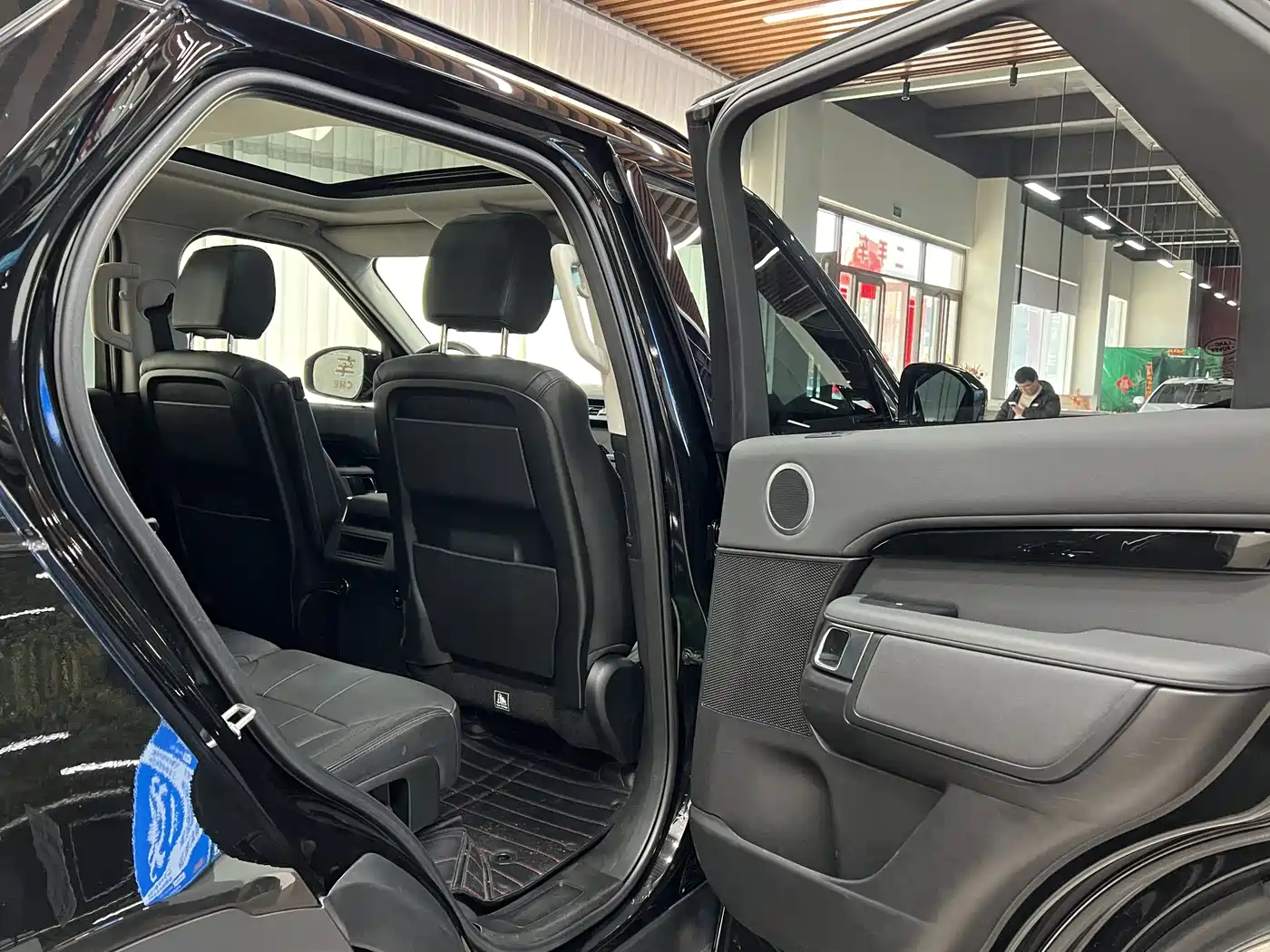 Land Rover Discovery 2018 2.0T Special Edition фото 13