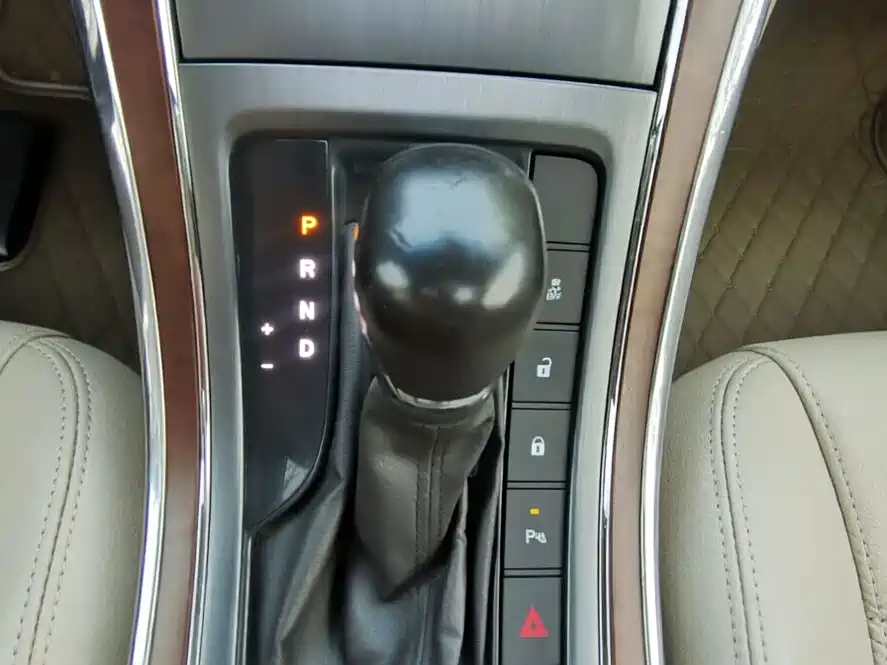 Roewe 950 2012 2012 2.0L Elegance Edition