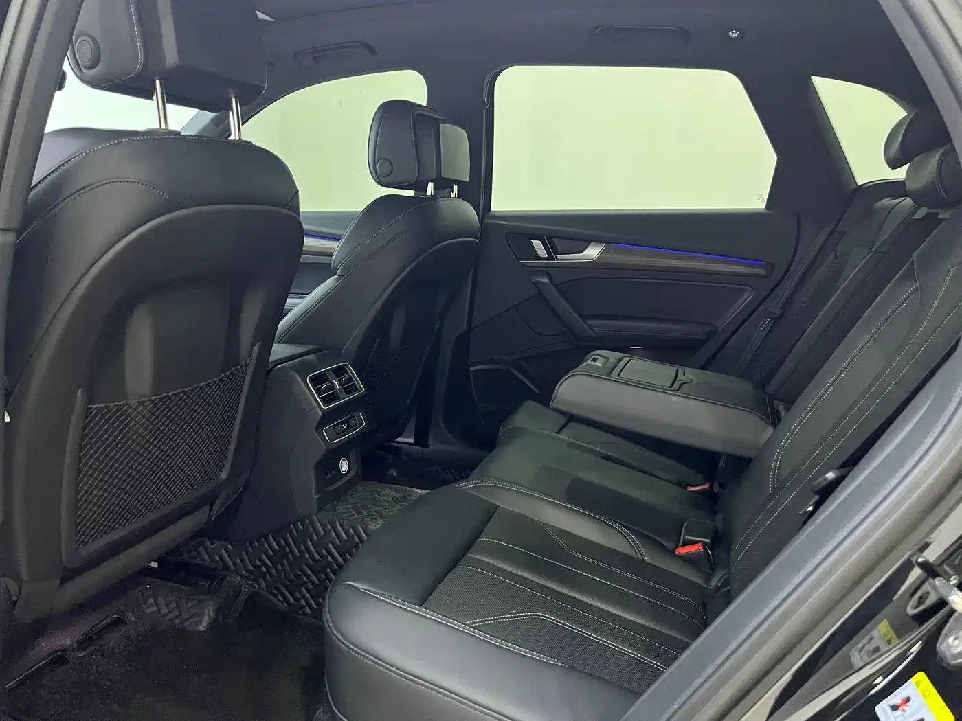 Audi Q5L 2025 45th Anniversary Edition 45 TFSI Luxury Sport фото 15