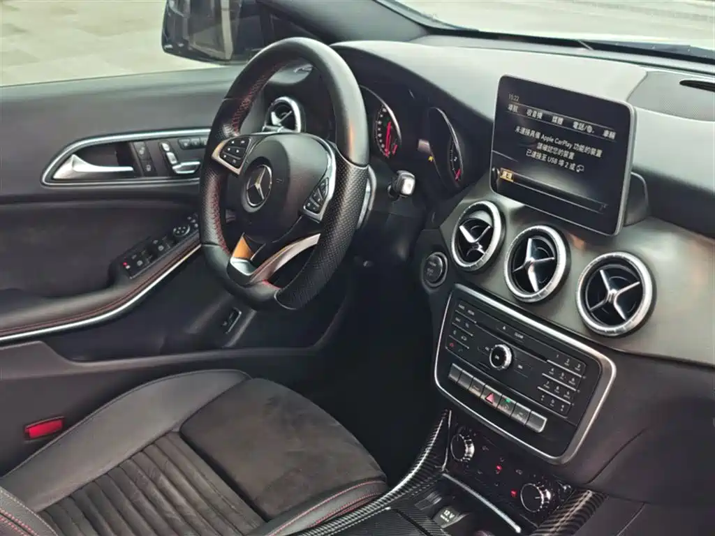 Mercedes-Benz CLA (Import) 2017 Facelift CLA 220 4MATIC фото 2