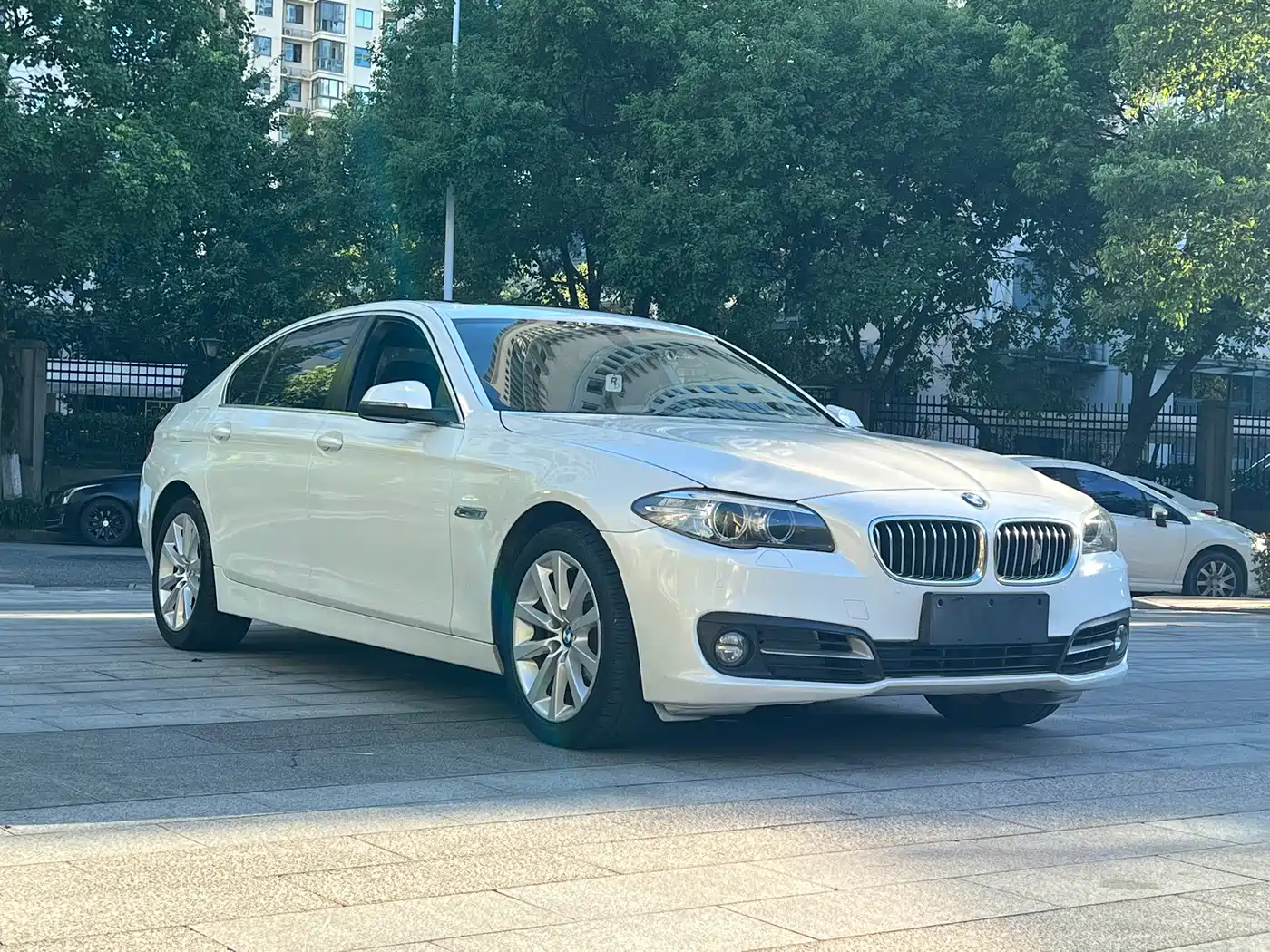 Фото 2 - BMW 5 Series