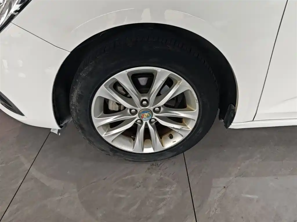 Buick Verano 2018 Sedan 20T Dual Clutch Leading фото 23