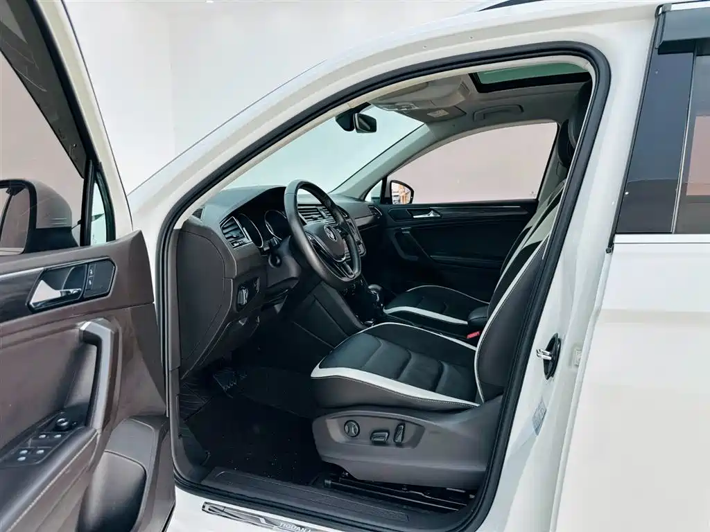 Volkswagen Tiguan L 2017 330TSI Automatic 2WD Luxury Edition фото 13