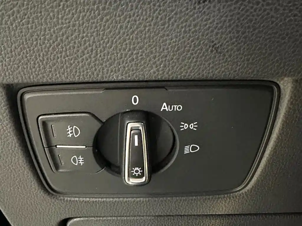 Volkswagen Magotan 2020 280TSI DSG Leading фото 8