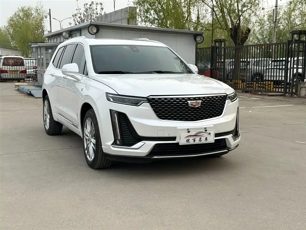CADILLAC XT6