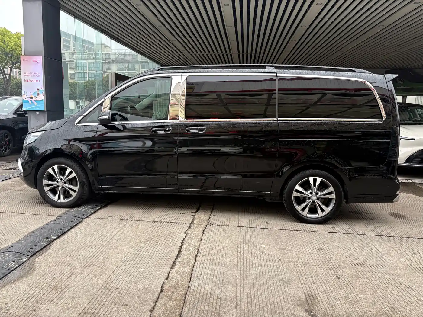 Mercedes-Benz V-Class 2016 V 260 Navigator фото 4