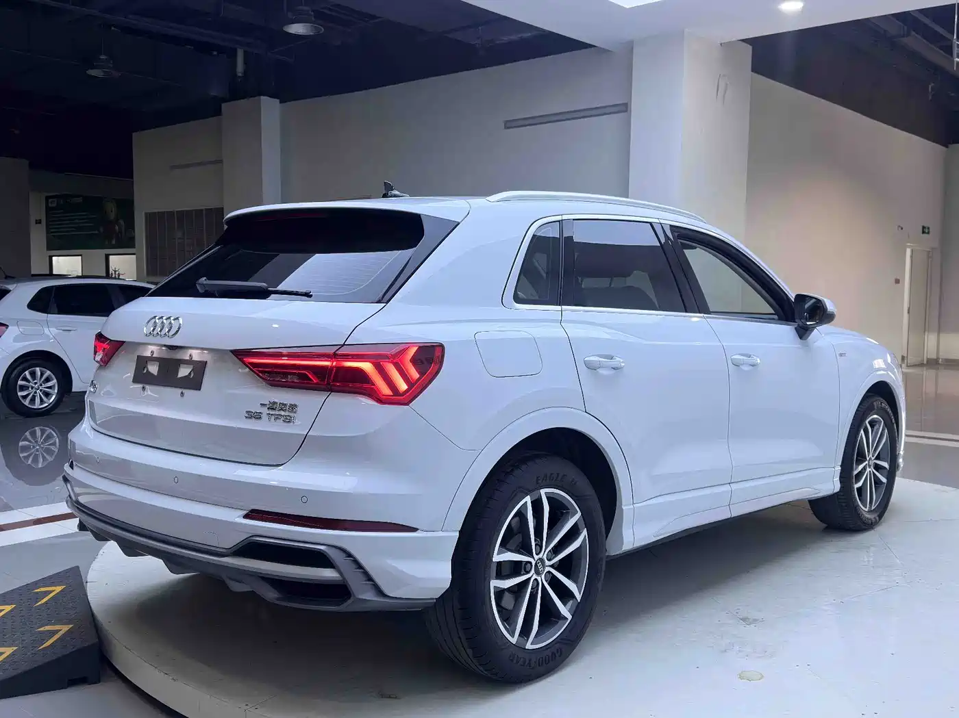 Audi Q3 2023 35 TFSI Progressive Dynamic (1.4T) фото 7