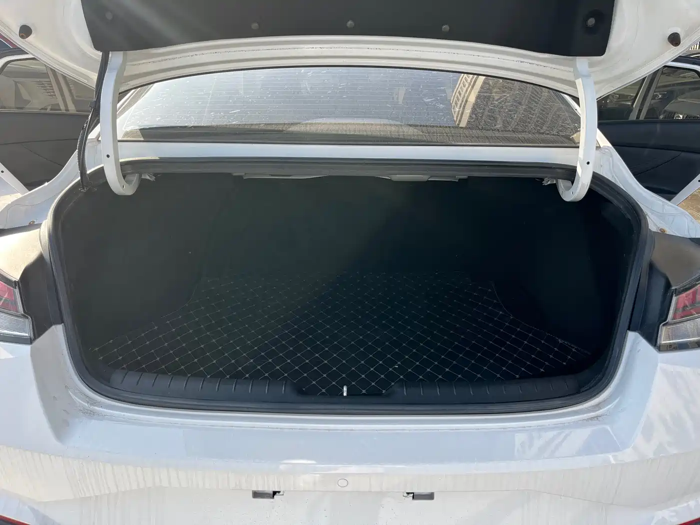 Hyundai Elantra 2021 1.5L CVT GLX Elite Edition фото 17