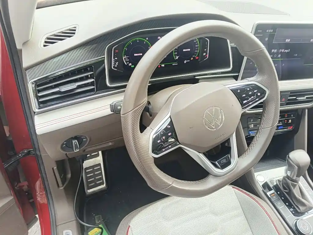 Фото 15 - Volkswagen Tiguan L