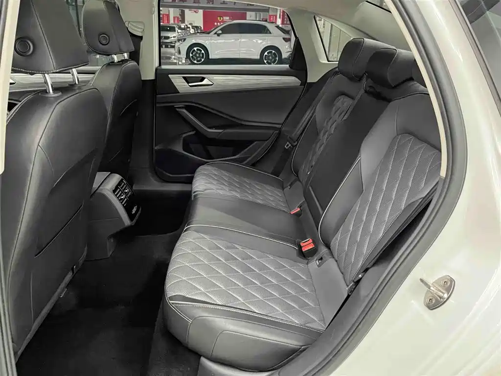 Volkswagen Sagitar 2023 Model Year 200TSI DSG Surpass Edition фото 14
