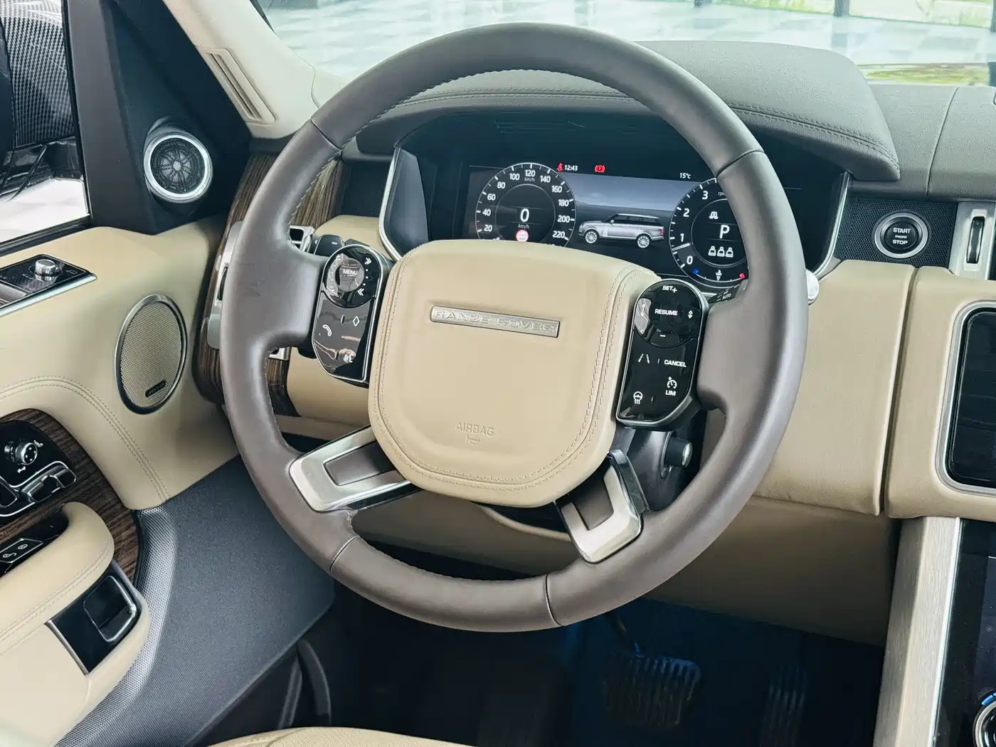 Land Rover Range Rover 2018 3.0 SC V6 Golden Age Edition фото 15